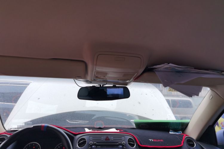 Used Volkswagen Tiguan 2010 1.8 TSI Manual Two-Wheel Drive Urban Edition Headliner