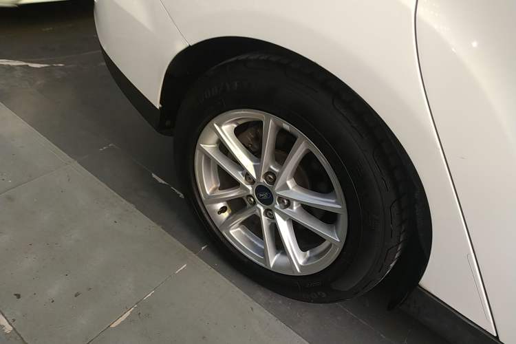 Used Ford Focus 2017 Sedan EcoBoost 180 Automatic Elite Model
