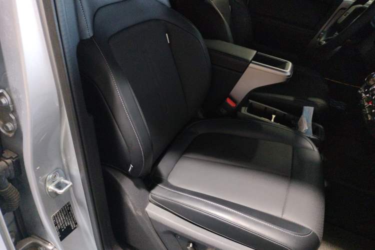 Used iCAR V23 2025 501 Four-Wheel Drive Advanced Version
