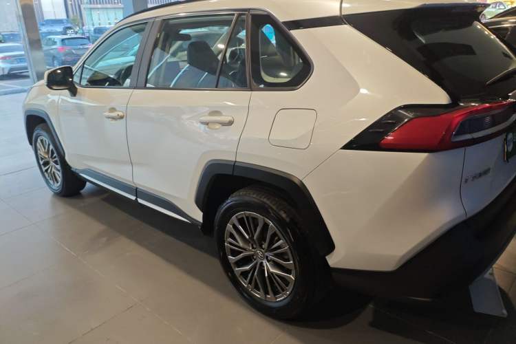 Used Toyota Wildlander 2023 2.0L CVT Four-Wheel Drive Luxury PLUS Edition
