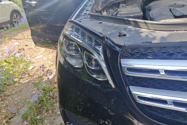 Used Mercedes-Benz GLS 2017 GLS 400 4MATIC Luxury Model Right Front Headlight