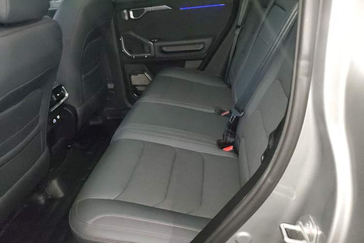 Used JETOUR Traveler 2023 2.0T All-Wheel Drive CrossPRO+ Left Rear Seat