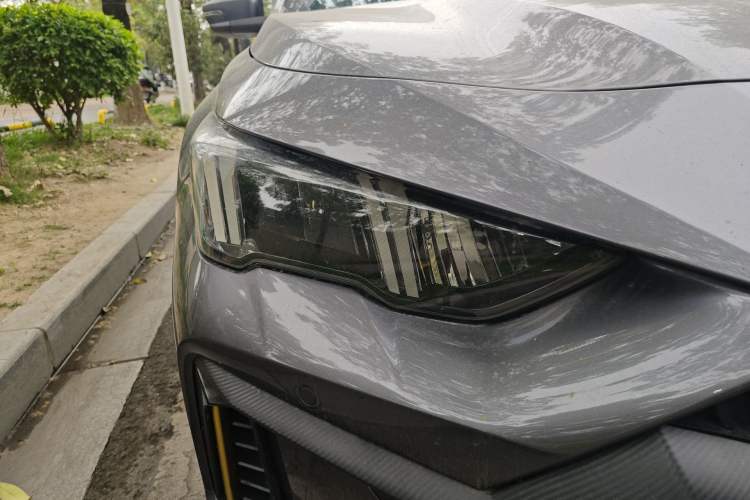 Used GAC Trumpchi EMPOW 2021 270T DCT J15 Version Right Front Headlight