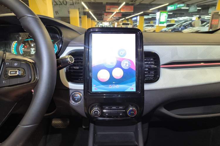 Used Chery New Energy Little Ant 2022 Revised Version Sweet Pink Edition Half-Sugar Version Lithium Iron Phosphate 30.7 kWh 30 kW 301 km