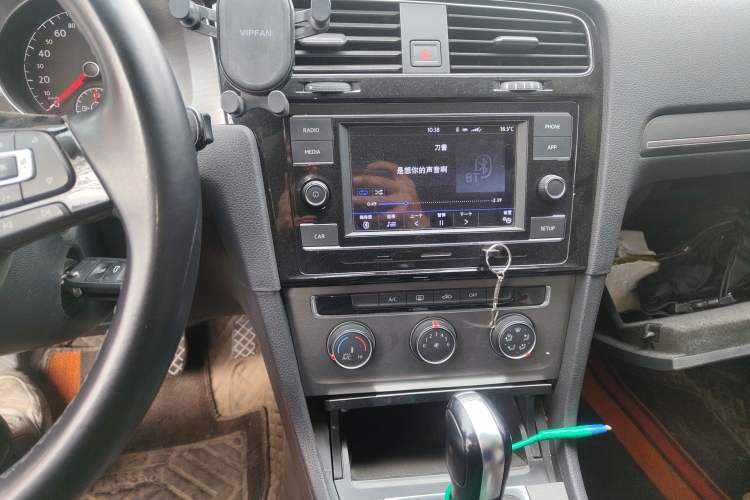 Used Volkswagen Golf 2015 1.4TSI Automatic Comfort Model Audio And AC Panel