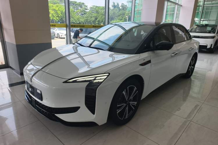 Used Hongqi EH7 2025 690 Smart Selection Edition