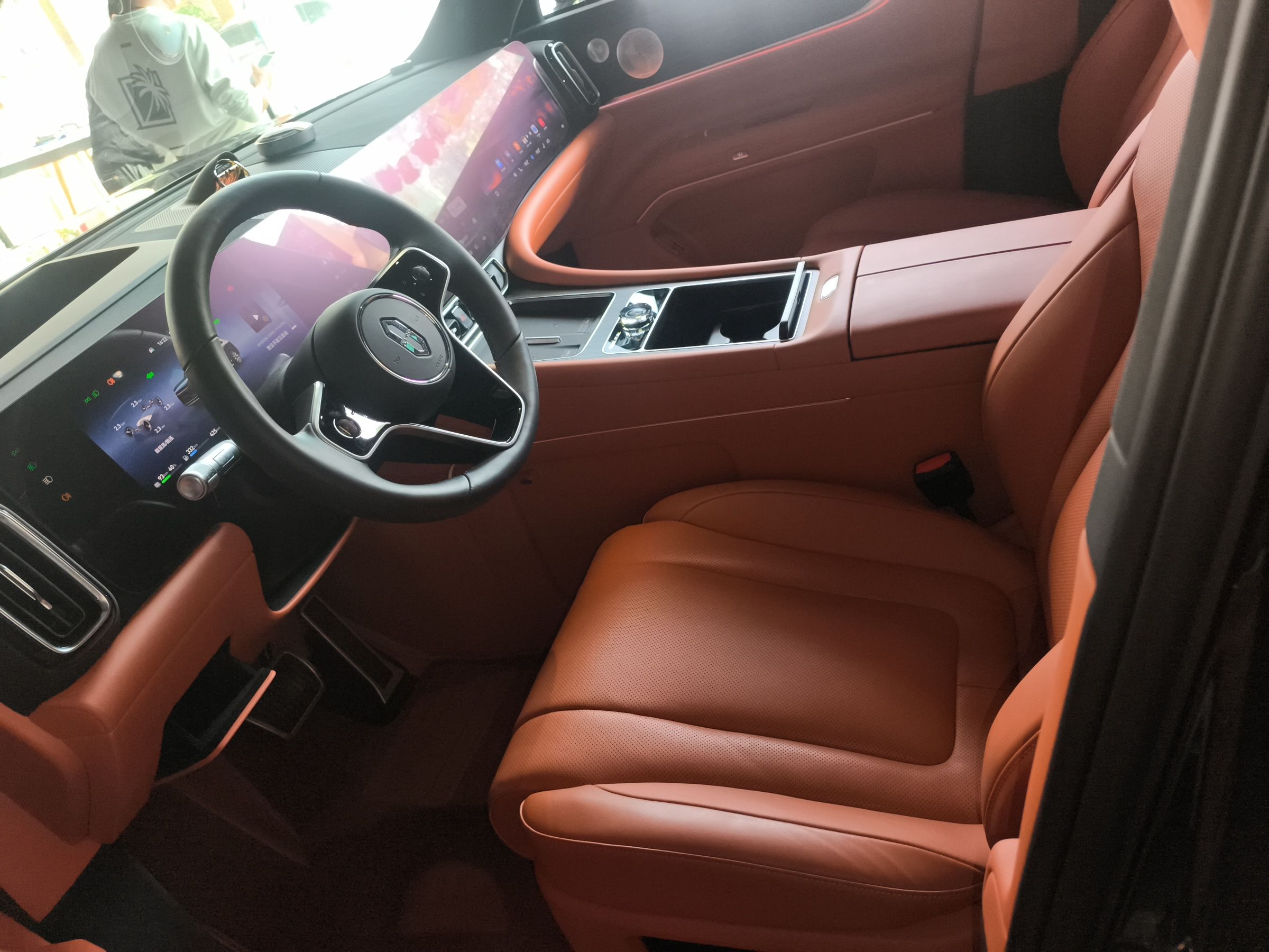 Переднее сиденье в автомобиле