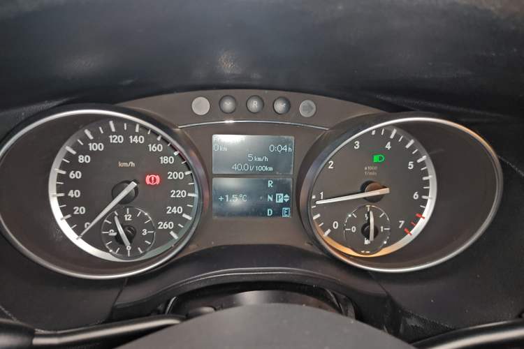 Used Mercedes-Benz R-Class 2017 R 320 4MATIC Business Edition Prestige Model