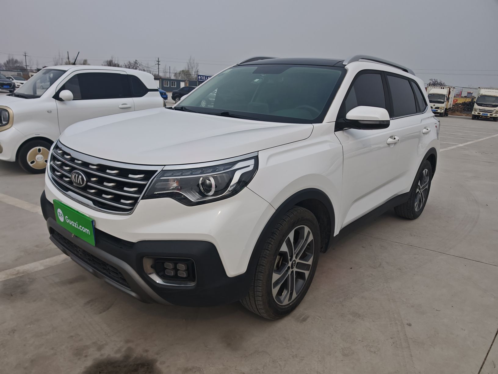 تحت مقدمة السيارة