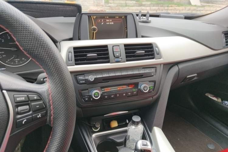 Used BMW 3 Series GT 2013 320i Leading Model Audio And AC Panel