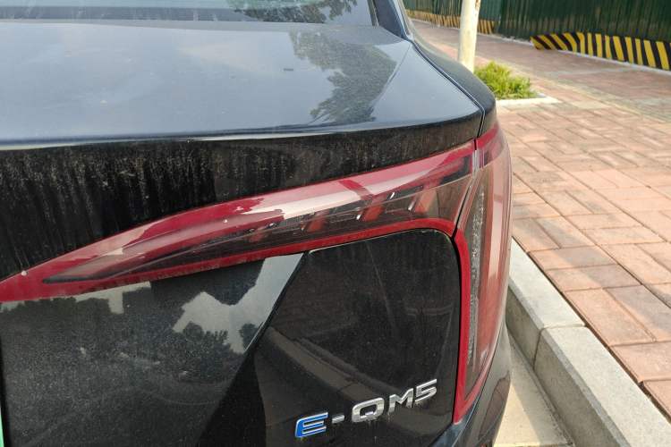 Used Hongqi E-QM5 2022 431 km Charge & Enjoy Edition Exterior 3