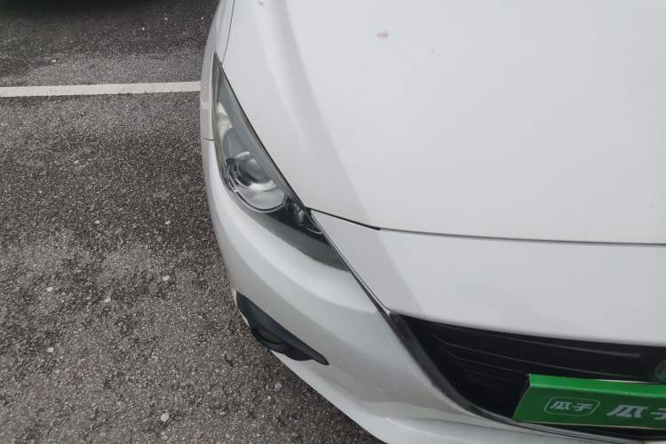 Used Mazda 3 Axela 2016 Sedan 1.5L Manual Comfort Model
