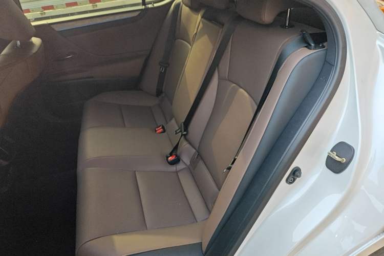 Used Lexus ES 2025 200 Premium Edition Left Rear Seat