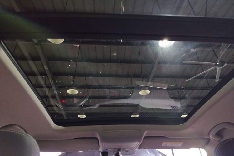 Used Volkswagen Tiguan L 2019 380TSI Automatic All-Wheel Drive Luxury Edition with 7 Seats China VI Standard
