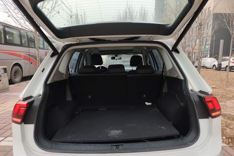 Used Volkswagen Tiguan L 2024 300TSI Automatic Two-Wheel Drive Smart Edition
