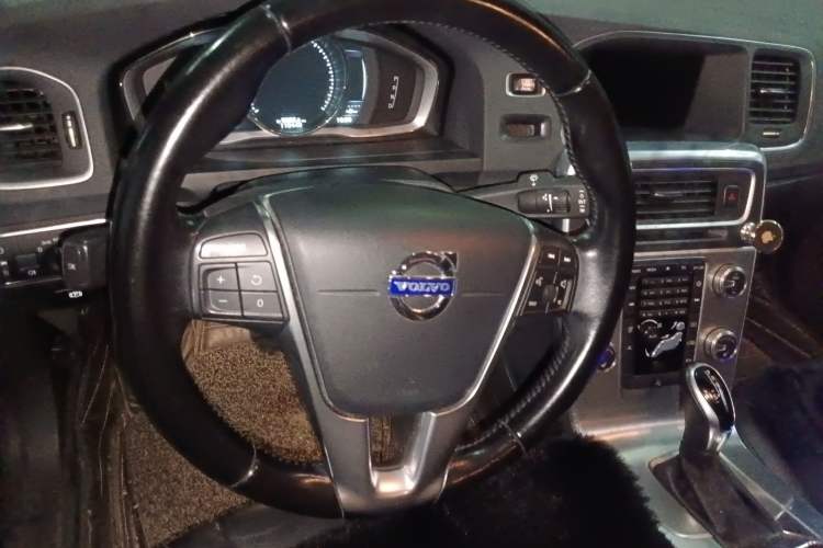 Used Volvo S60 2016 S60L T4 Zhiyuan Edition
