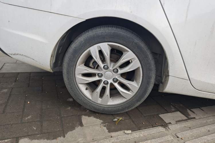 Used Geely Auto Emgrand 2015 Sedan 1.5L Manual - Top Trim Level
