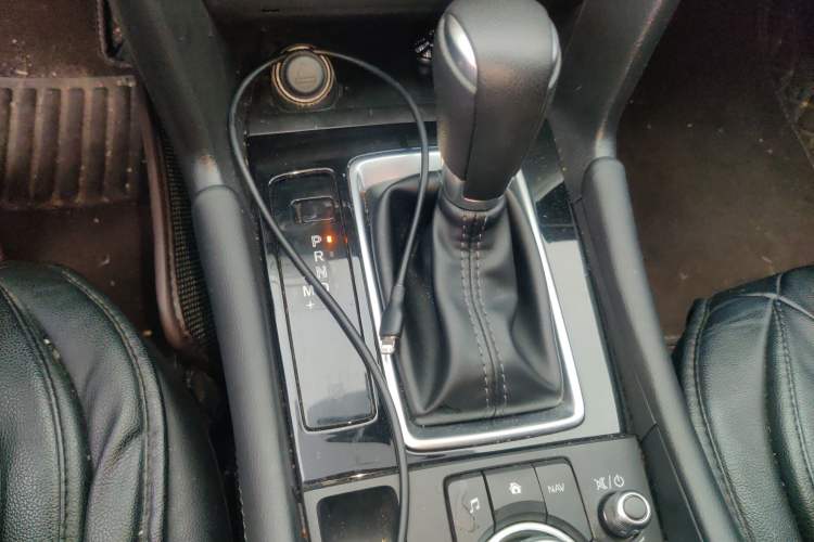 Used Mazda 3 Axela 2019 Cloud-Controlled Sedan 1.5L Automatic Luxury Model China VI Standard Gear Lever