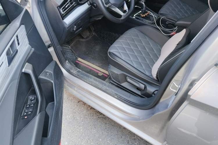 Used Volkswagen Sagitar 2023 280TSI DSG Excellence Edition Interior 3