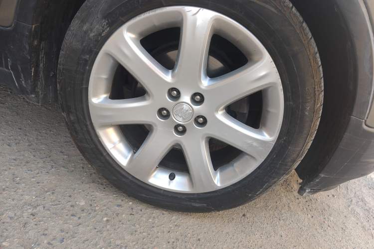 Used Buick Encore 2014 1.4T Automatic Two-Wheel Drive Urban Elite Model Right Front Wheel Hub