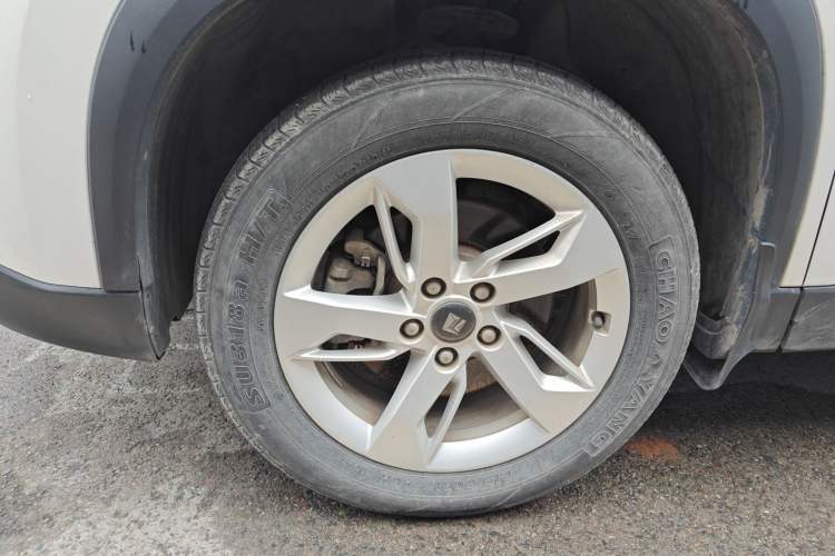 Used Baojun 530 2019 1.5T Manual Elite 7-seater National V Left Front Wheel Hub