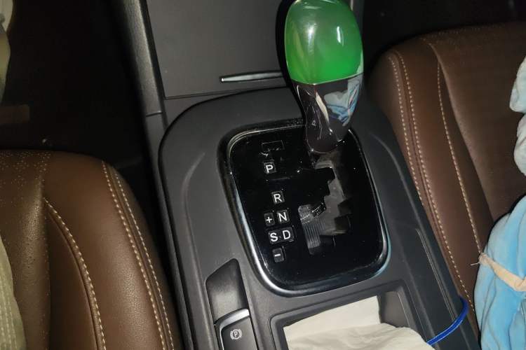 Used BYD S7 2016 2.0T Automatic Prestige Plus Gear Lever