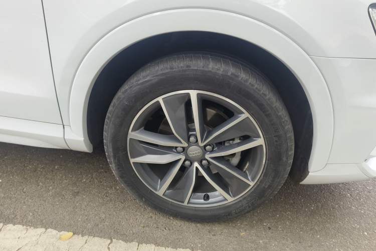 Used Audi Q3 2018 30 TFSI Fashion Edition Collector's Version Right Front Wheel Hub