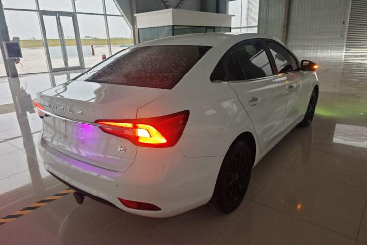 Used Roewe i5 2020 1.5L Automatic 4G Connect Luxury Flagship Edition
