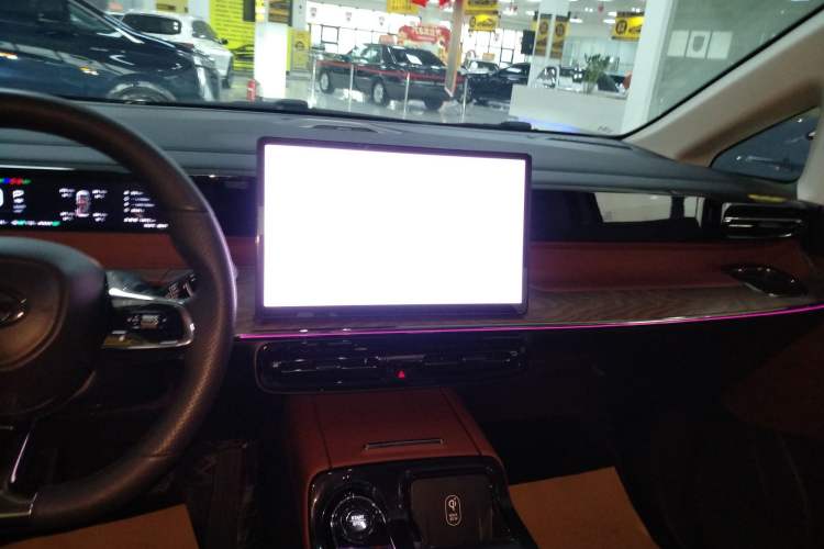 Used GAC Trumpchi E8 New Energy 2024 150km Dragon Roar Starry Night+ Audio And AC Panel