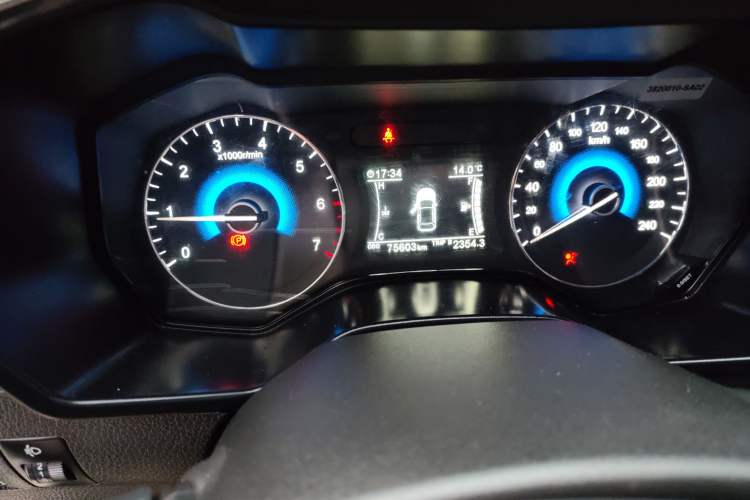 Used Dongfeng Fengon 580 2016 1.5T Manual Luxury Edition