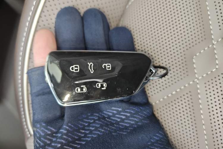 Used Volkswagen Viloran 2024 380TSI Premium Edition Vehicle Key