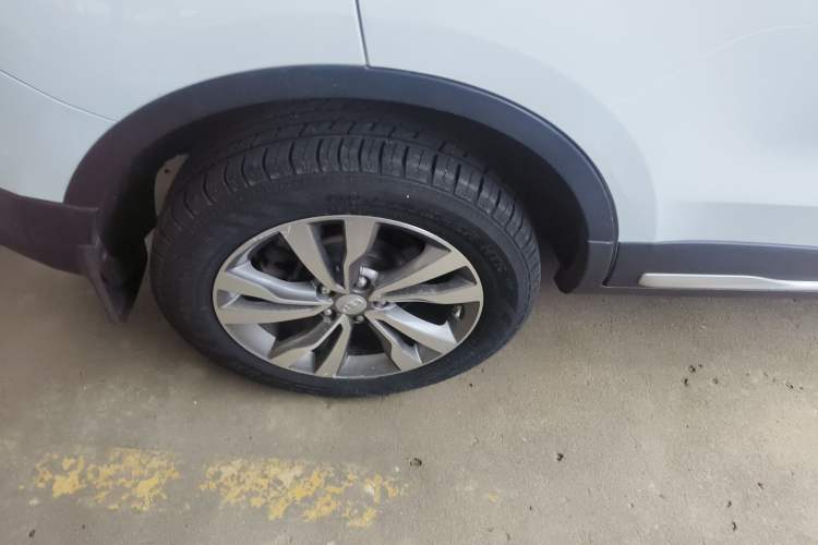 Used Geely Auto Emgrand X7 Sport 2016 1.8TD Automatic All-Wheel-Drive ZhiZun Edition Right Rear Wheel Hub