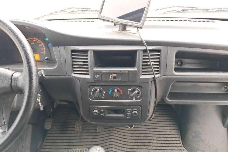 Used Wuling Zhiguang 2023 1.5L Utility Version with Enclosed Windows 2 Seats