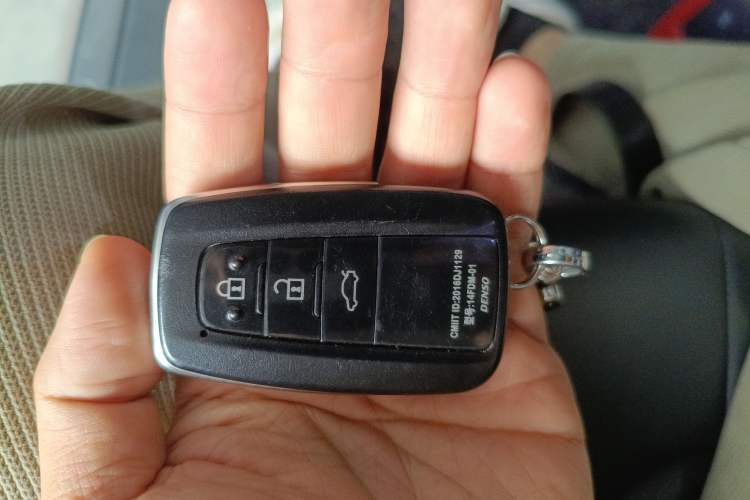 Used Toyota Camry 2021 2.0G Luxury Edition
