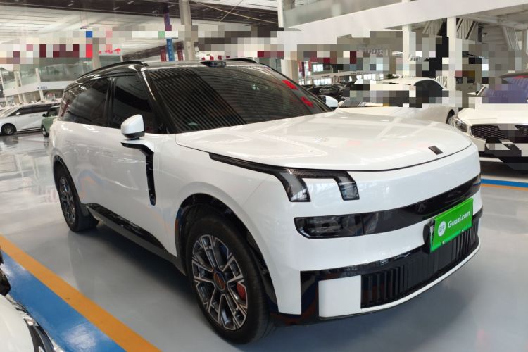 Used Lynk & Co 900 2025 1.5T Ultra Front Right 45 Deg