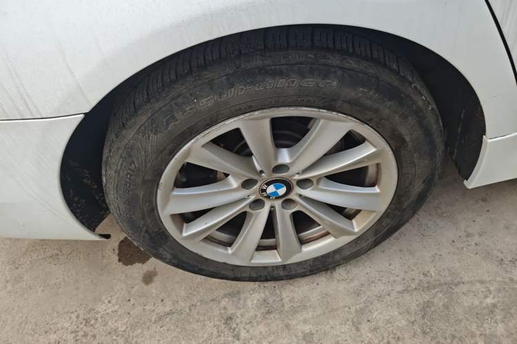 Used BMW 5 Series 2014 520Li Elegant Model
