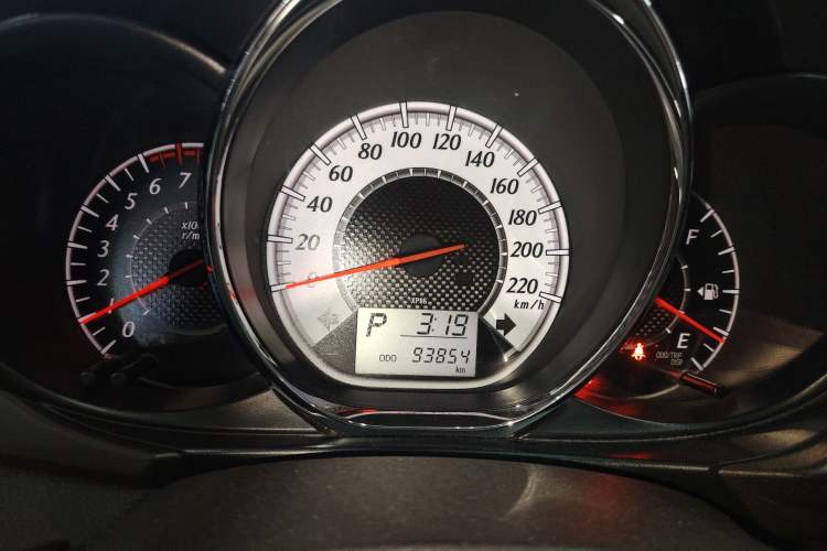 Used Toyota YARiS L Zhi Xuan 2015 1.5G Automatic Xuan Dong Sunroof Special Edition Instrument Cluster