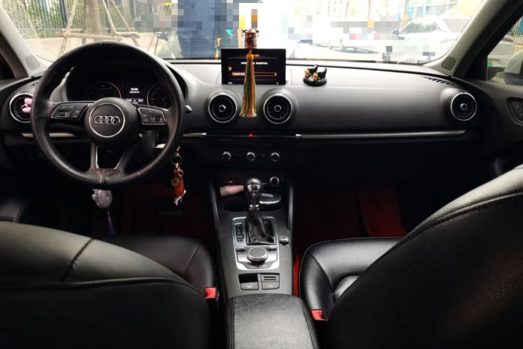 Used Audi A3 2019 Sportback 35 TFSI Ambition China VI Center Console