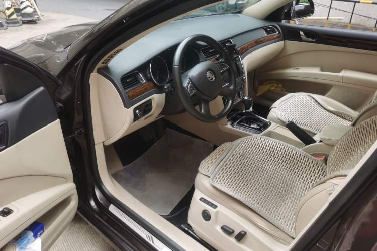 Used Skoda Superb 2013 1.8TSI Automatic Yashi Edition Driver Seat