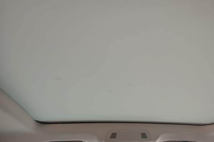 Used Volkswagen Tavendor 2024 380TSI All-Wheel-Drive R-Line Cruise Premium Edition Headliner