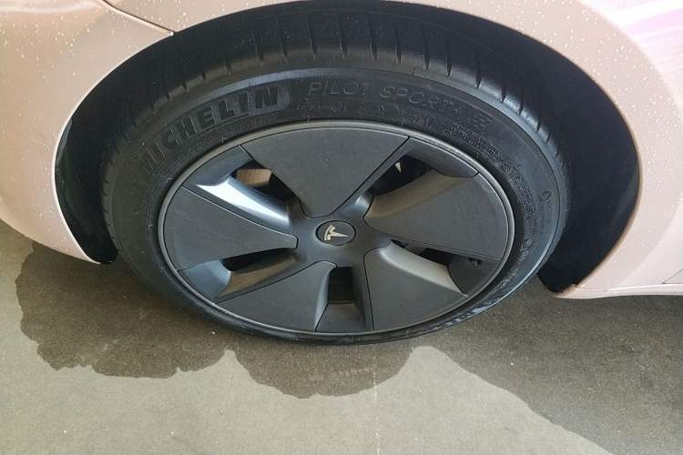 Used Tesla Model 3 2022 Rear-Wheel-Drive Version Left Front Wheel Hub