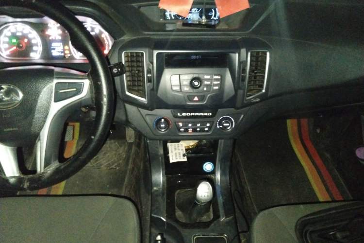 Used Leopaard Q6 2015 2.4L Manual Two-Wheel-Drive Elite Model