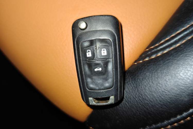 Used Buick Encore 2015 1.4T Automatic Two-Wheel Drive Urban Elite Version
