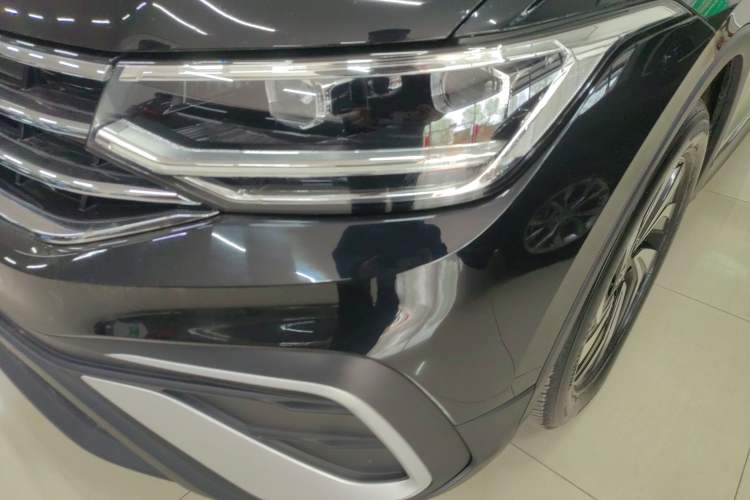 Used Volkswagen Tiguan L 2022 330TSI Automatic Two-Wheel Drive Smart Edition Left Front Headlight