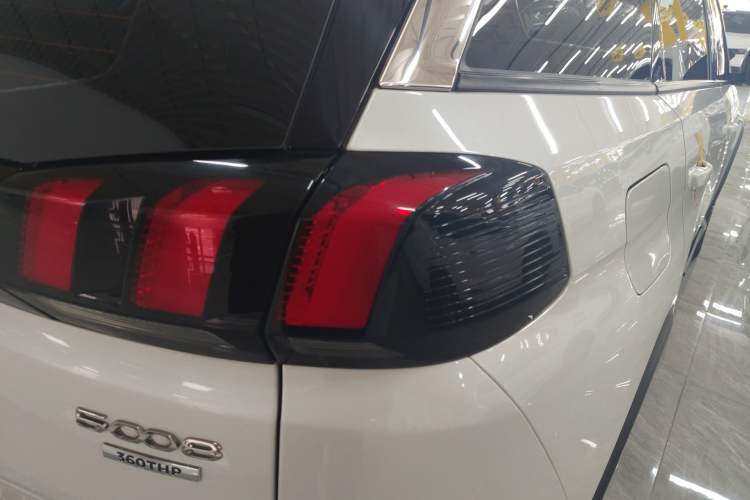 Used Peugeot 5008 2021 360THP 5-Seater Strength Edition Right Rear Taillight
