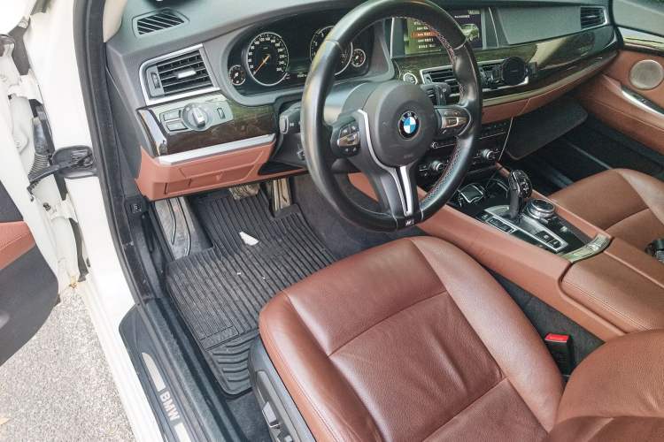 Used BMW 5 Series GT 2014 535i Leading Model