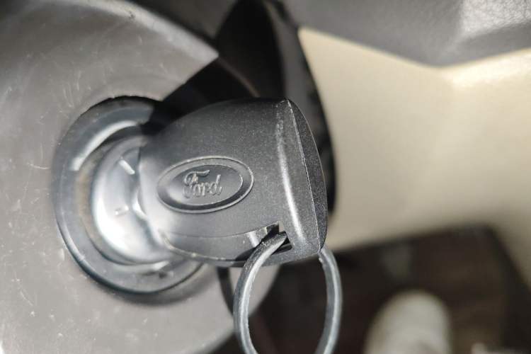 Used Ford Focus 2013 Sedan Classic 1.8L Manual Fashion Edition