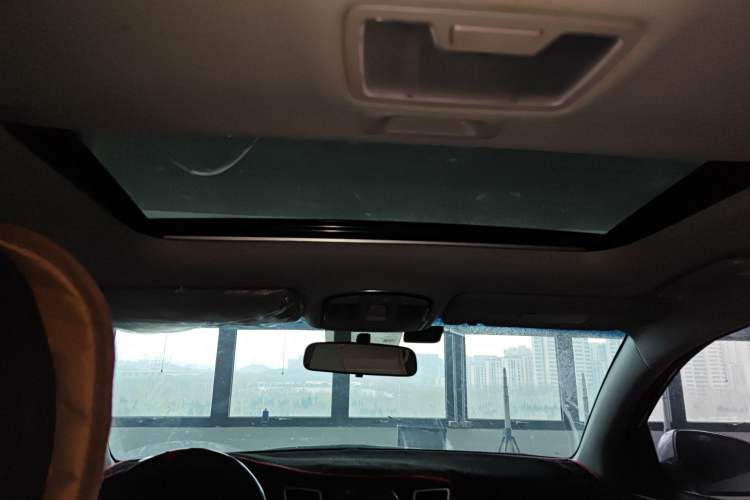 Used Hyundai Tucson 2015 1.6T Dual-Clutch Two-Wheel-Drive Smart Model Headliner