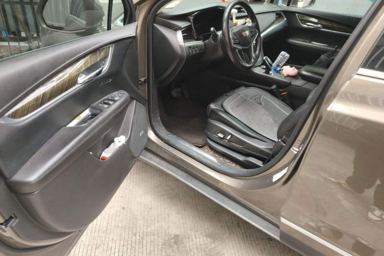 Used Cadillac XT5 2016 25T Luxury Model Driver Seat