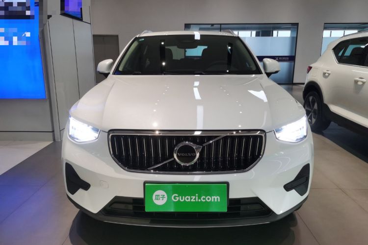 Used Volvo XC40 2024 B4 4x4 Smart Luxury Edition